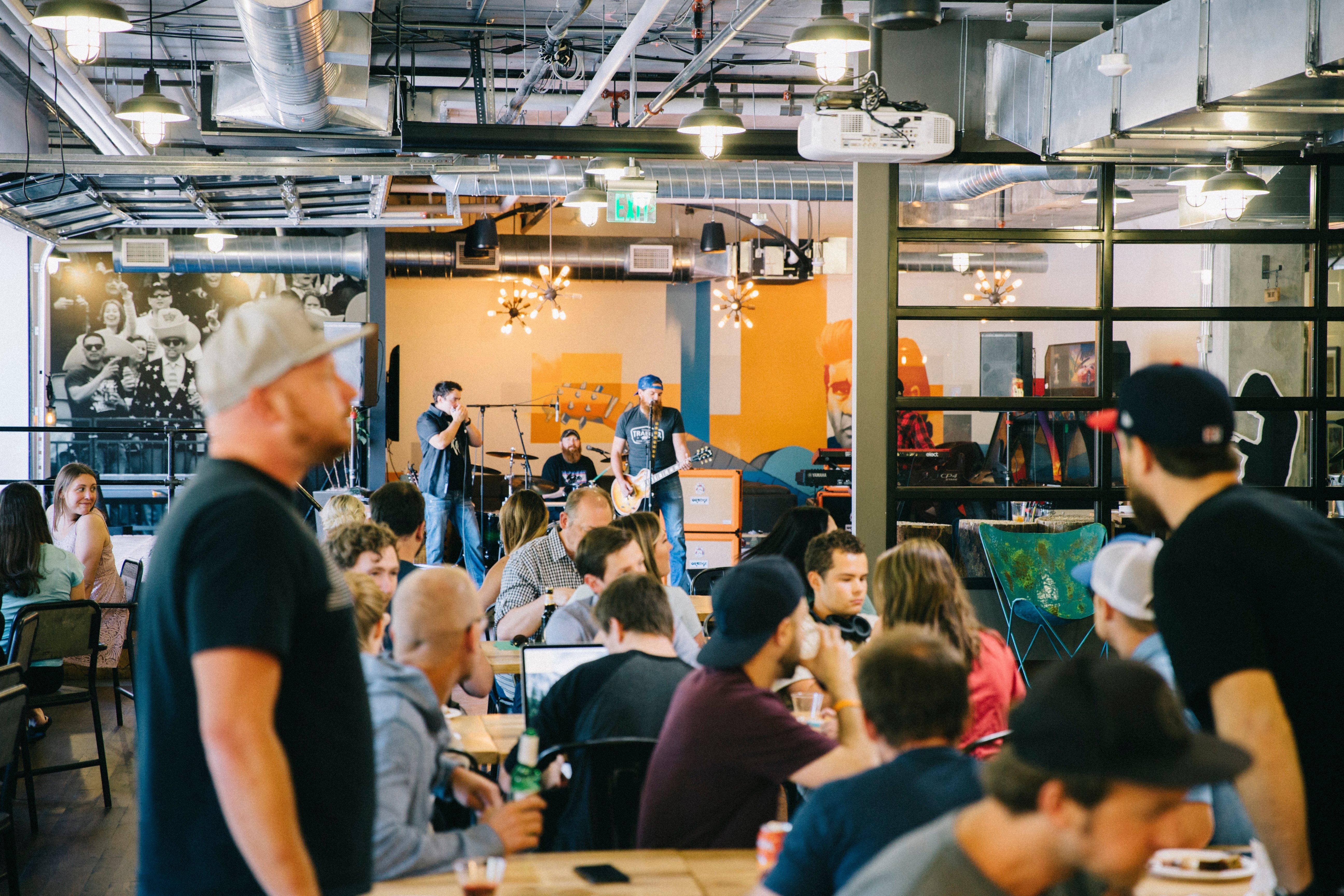 ABOUT_Far from another 9-5